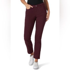 Lee Women’s Plus Size Legendary Mid Rise Straight Leg Jean, size 14, NWT